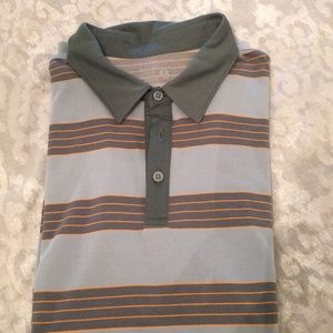 Men’s Mountain HardWear shirt.